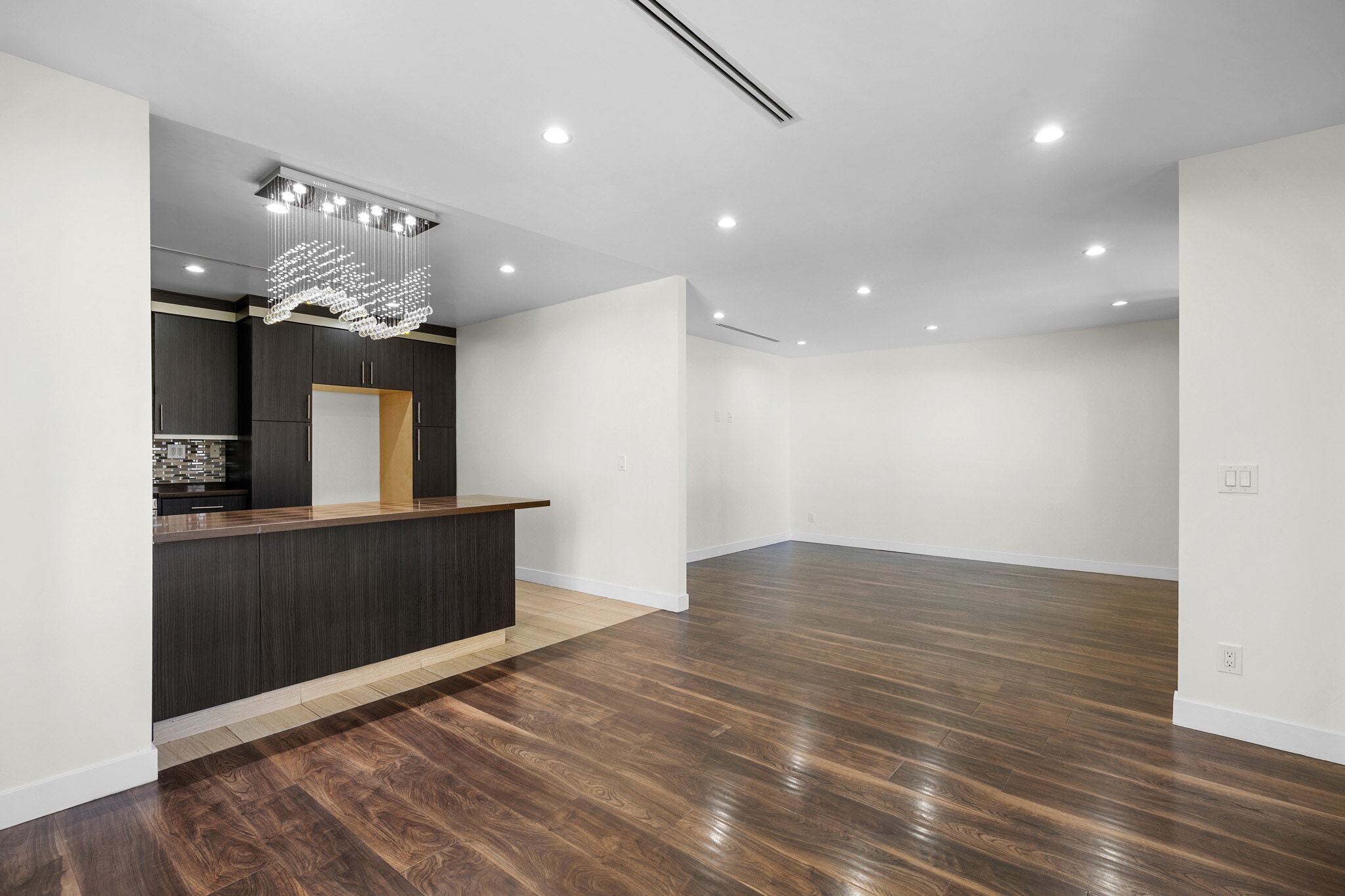 Building Photo - 1016 Linden Ave