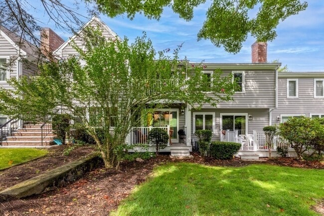 Building Photo - 84 Walpole St