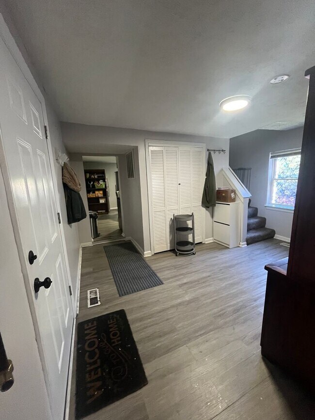 Building Photo - 617 Van Roberts Pl