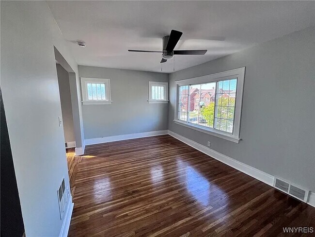 Building Photo - 146 Ramsdell Ave