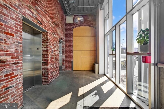 Building Photo - 1714 Memphis St