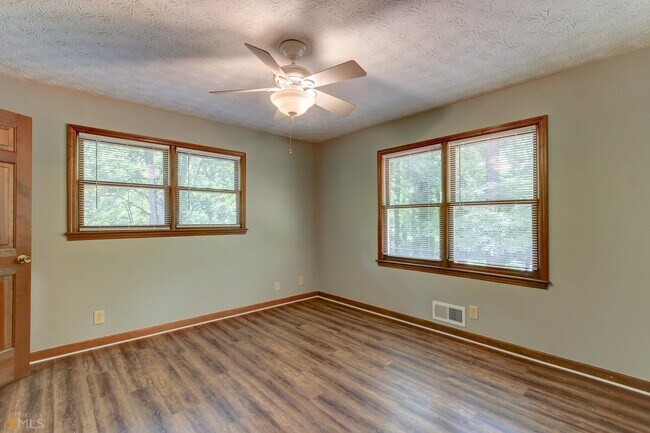 Building Photo - 130 Aspen Way