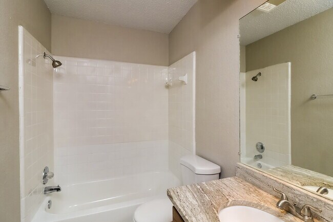Building Photo - 721 Owens Dr