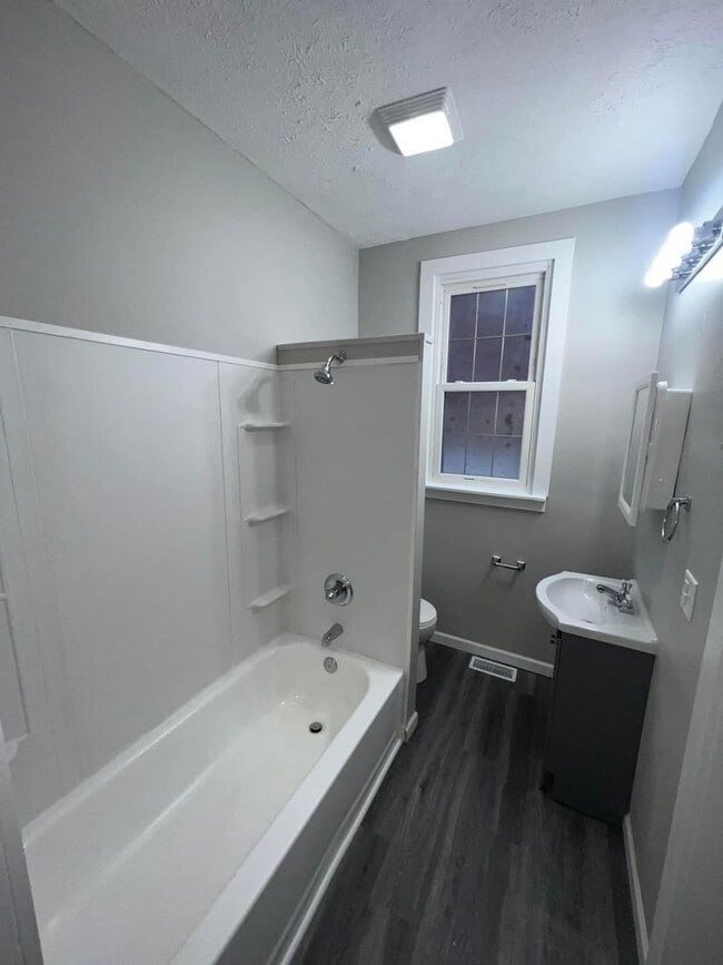 Building Photo - 637 Bellmeade Avenue, Evansville, Indiana ...