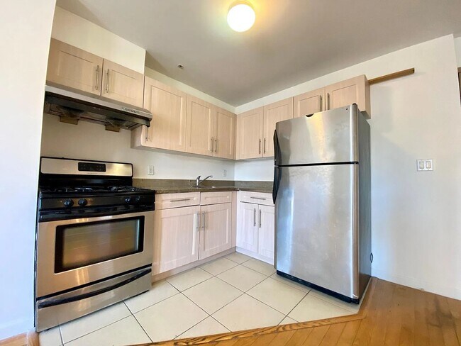 Building Photo - 4125 Kissena Blvd