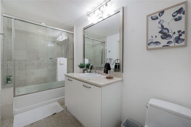 Building Photo - 6515 Collins Ave
