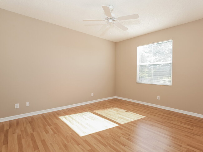 Building Photo - 18233 Brookpark Dr