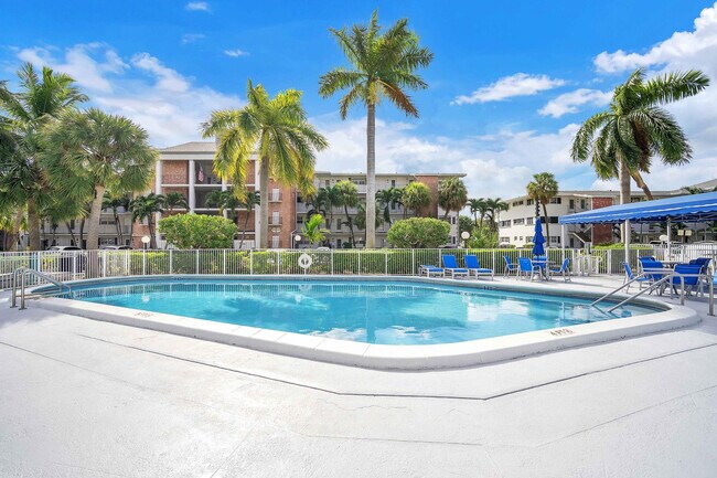 Building Photo - 440 Paradise Isle Blvd