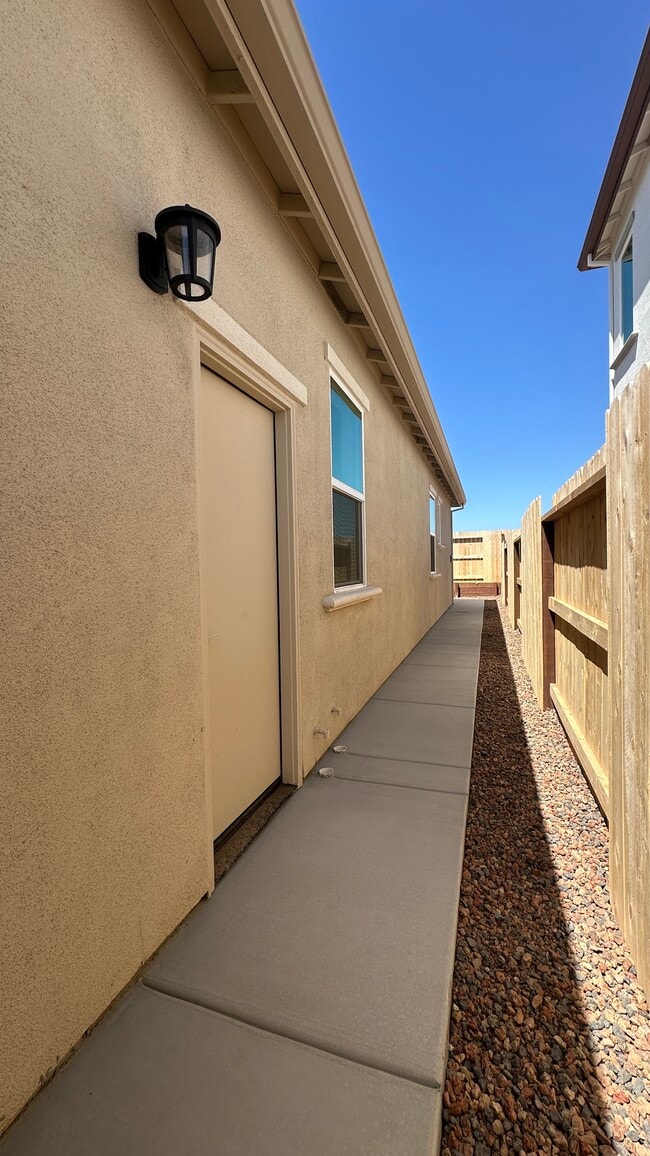 Building Photo - 4144 Gold Beam Wy