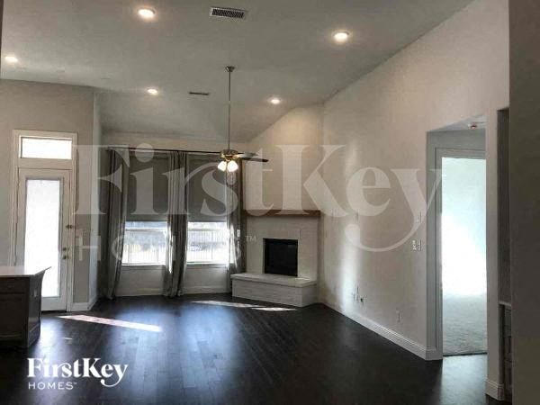 Building Photo - 816 Hollett Ct