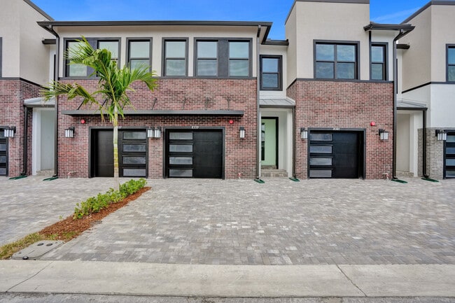 Building Photo - 767 NW 82nd Ter
