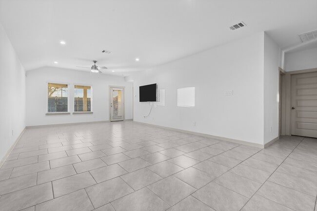 Building Photo - 5014 Pne Hvn Ln