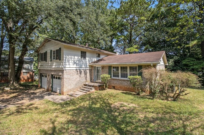 Building Photo - 4 Bedroom 2.5 Bath House