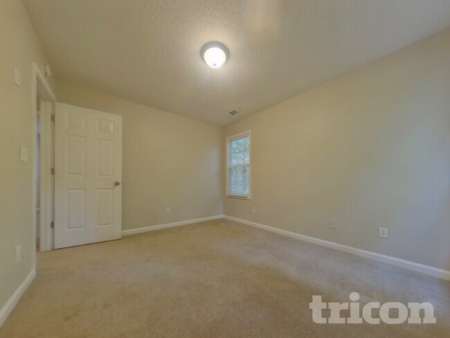 Building Photo - 21 Oliver Ct