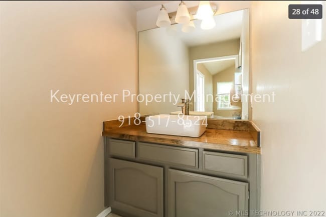 Building Photo - 3 Bed 2 Bath South Tulsa with Pool, Jenks Schools