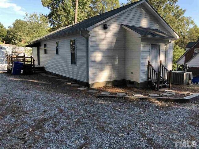 Building Photo - 2615 Farthing St