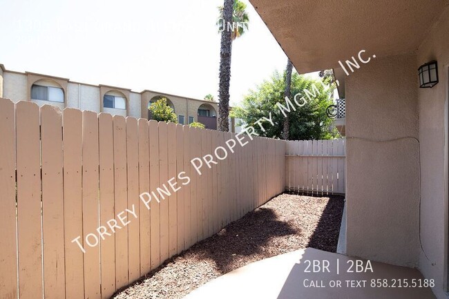 Building Photo - Large 2 Bed, 2 Bath in beautiful Escondido...