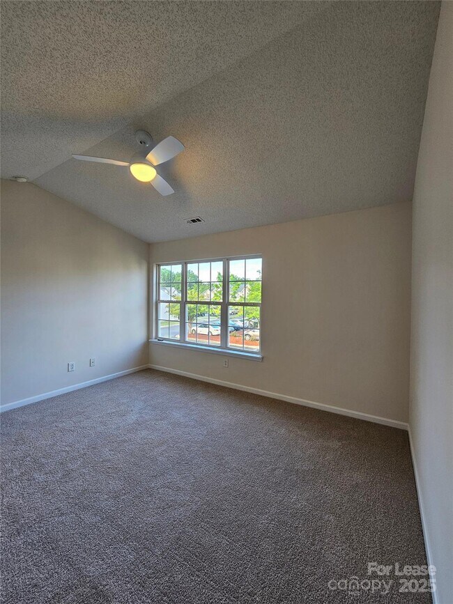Building Photo - 12340 Honey Hill Ln