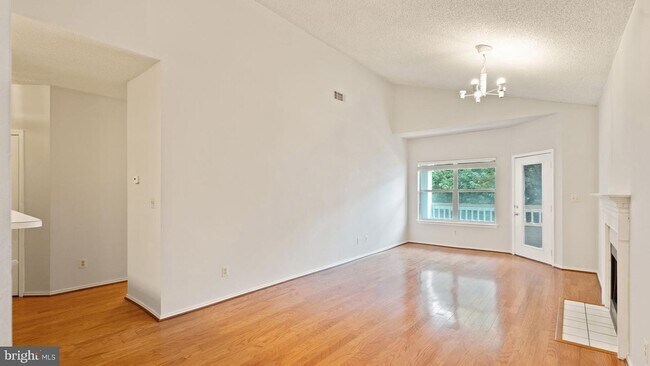 Building Photo - 13058 Autumn Woods Way