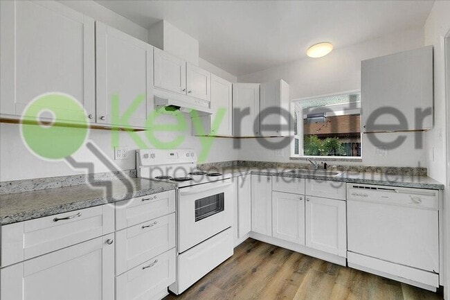 Building Photo - 3540 Grant Park Dr