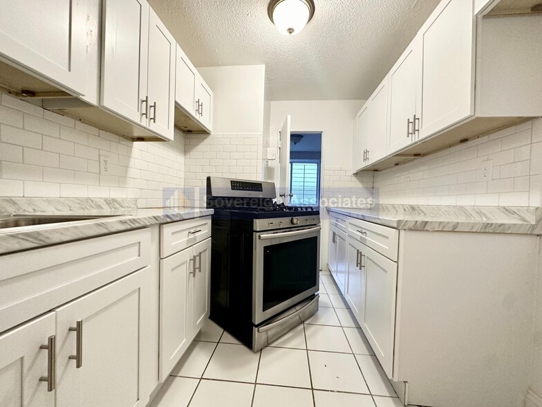 Building Photo - 40 E Sidney Ave