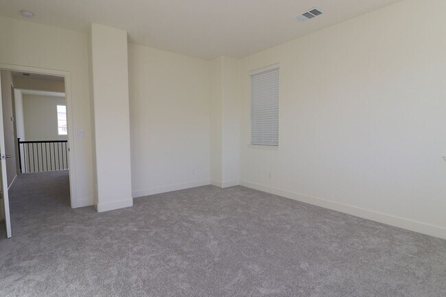 Building Photo - 6735 Lunar Descent Dr