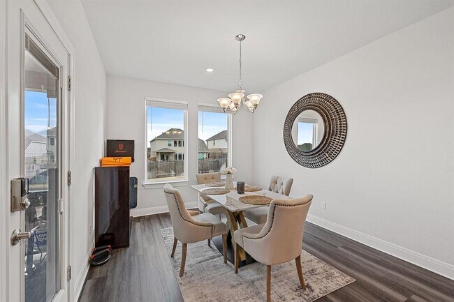 Building Photo - 2117 Prairie Oaks Dr