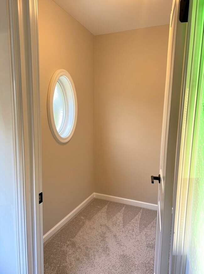 Building Photo - Stunning Home in the Beautiful Mariposa Community of Santa Clarita!