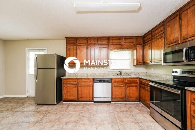 Building Photo - 3 Bedroom Pet-Friendly Home in Conyers, GA with Main Street Renewal