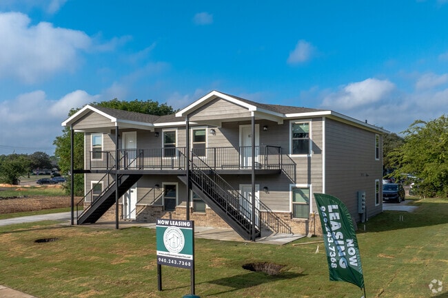 Building Photo - 3009 Grey Wolf Cir