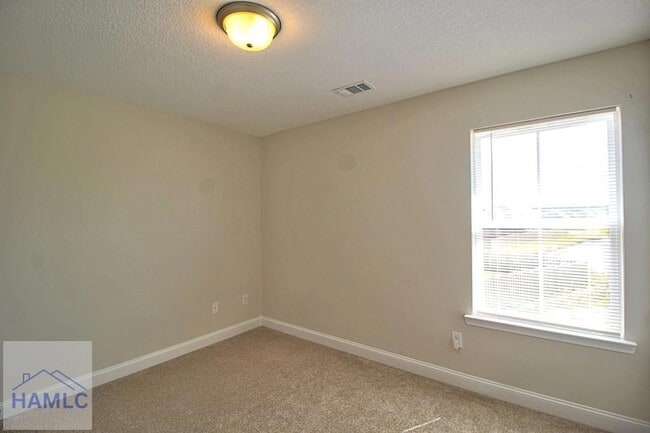 Building Photo - 180 Mcclelland Lp NE