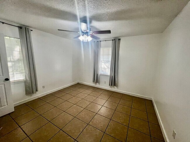 Building Photo - 12950 Del Rio St
