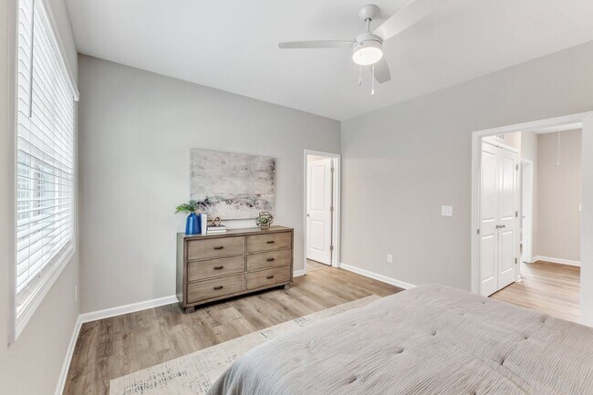 Building Photo - 3/3.5 Townhome Walking Distance to NC State