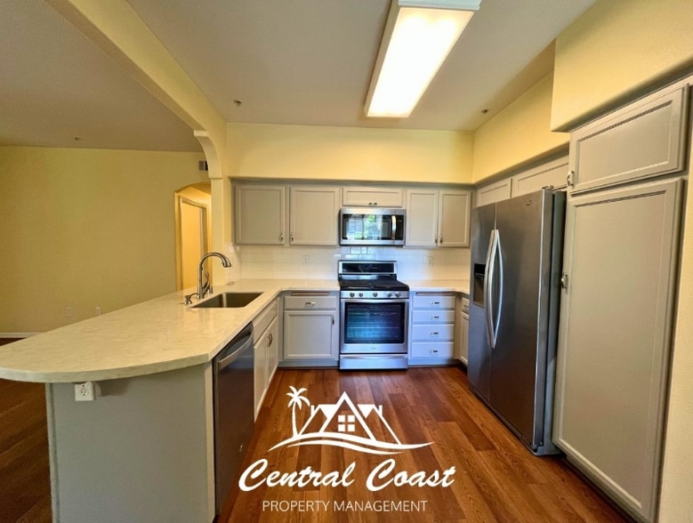 Building Photo - 0 Sunrise Dr