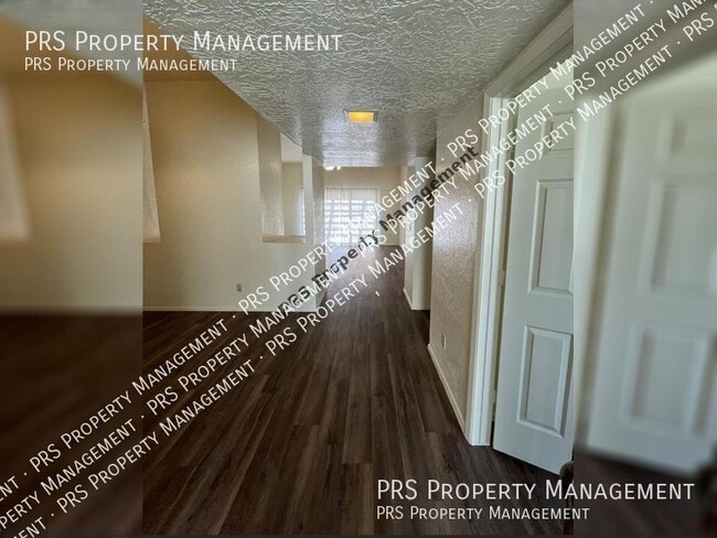 Building Photo - 7701 S Heather Dr