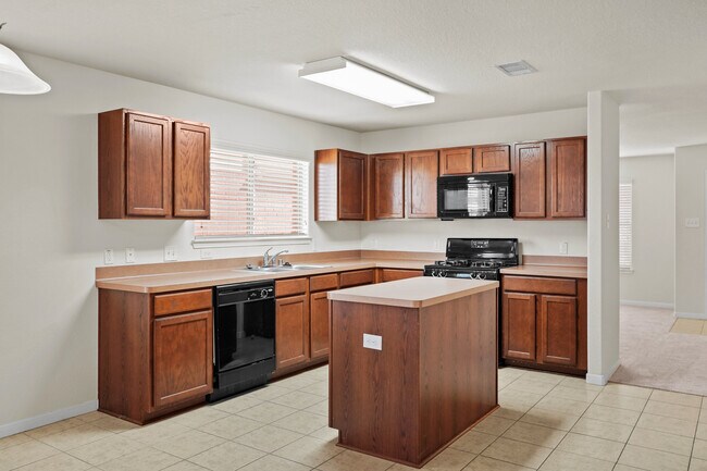 Building Photo - 1102 Honeysuckle Vine Dr