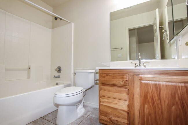 Building Photo - 8509 E Leigh Dr