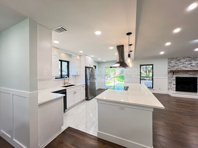 Building Photo - 1331 Buttercup Ct