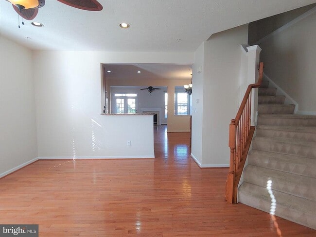 Building Photo - 912 Glaze Ct