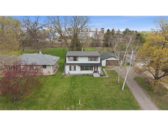 Building Photo - 1697 Rose Pl W