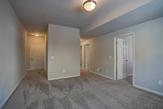 Building Photo - 434 Hanson Rd