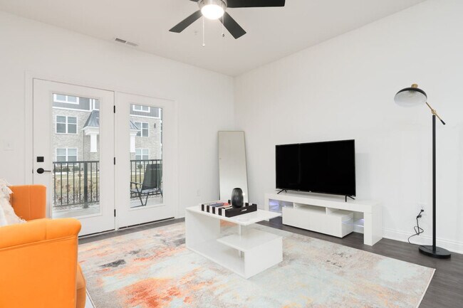 Building Photo - 5821 Elevated Wy