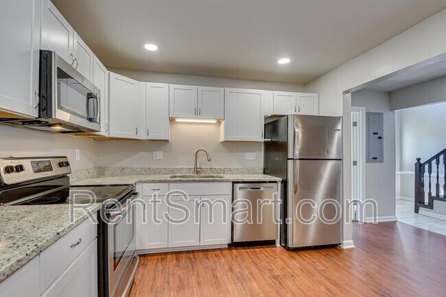 Building Photo - 2913 Running Creek Ln