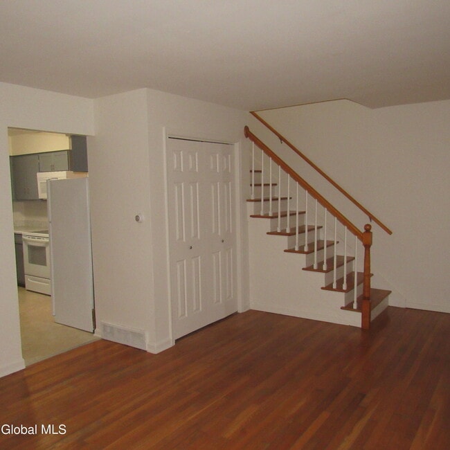 Building Photo - 34 B Commodore St