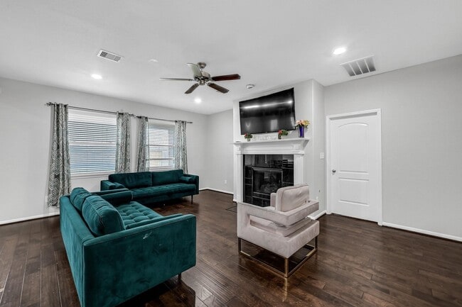 Building Photo - 20254 Fossil Valley Ln