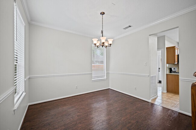 Building Photo - 7 Grey Birch Pl