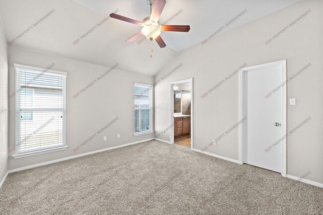 Building Photo - 1115 Roanoke Dr