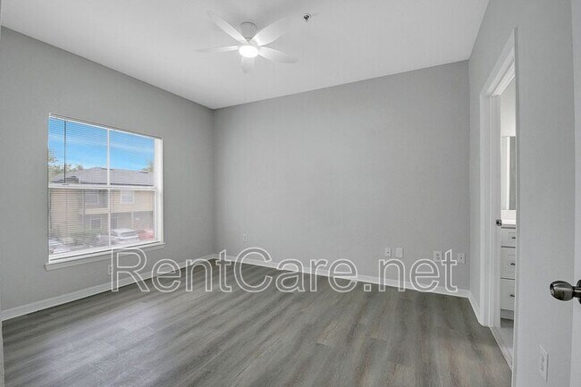Building Photo - 6005 Westgate Dr