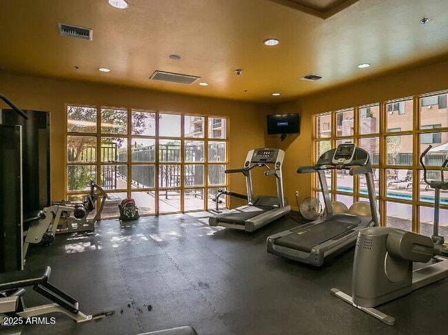 Building Photo - 2302 N Central Ave