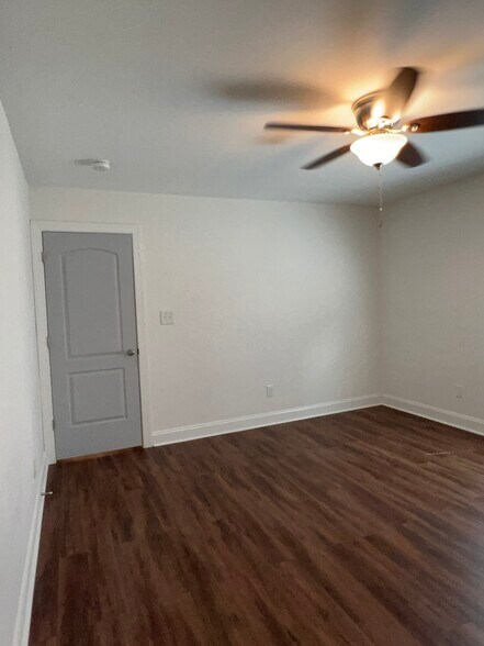 Building Photo - 1013 Allen St